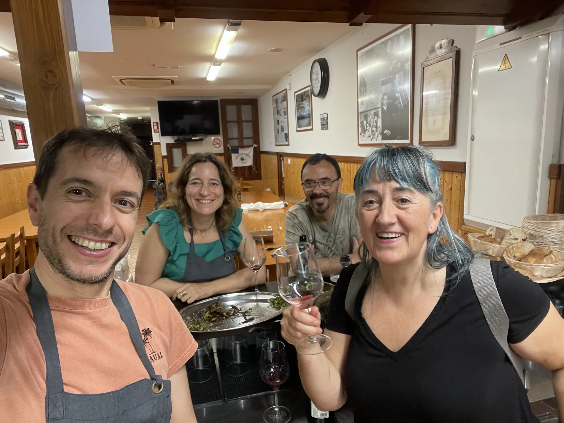At Ardatza (gastronomical society), Edu with Ángel Martín Pendás and Julia Contreras Garcia.